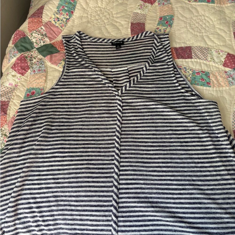 Torrid White and Blue Sleeveless Tank Top Relaxed Fit